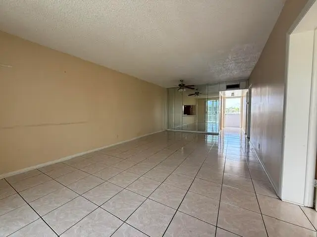 6005 Del Lago Circle, Sunrise, FL 33313 - #2