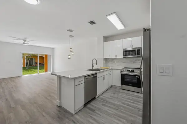 560 St Tropez Lane, Margate, FL 33068
