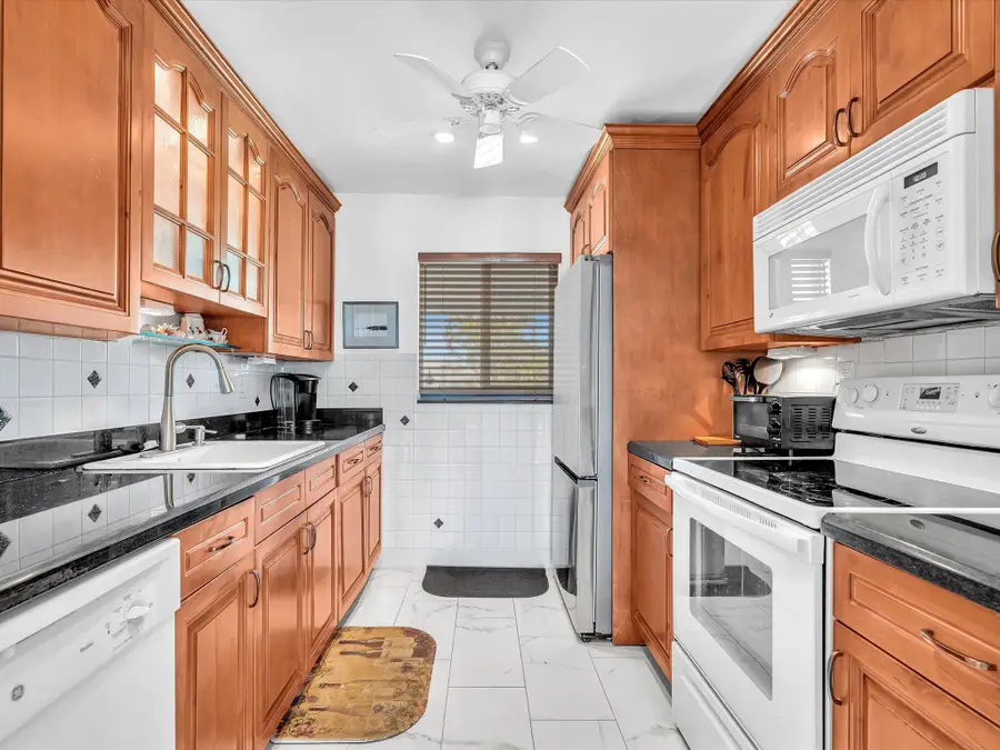 2017 SW Golf Lane #109, Boynton Beach, FL 33426 - #3