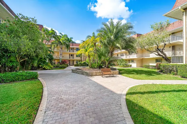 5540 Tamberlane Circle #221, Palm Beach Gardens, FL 33418