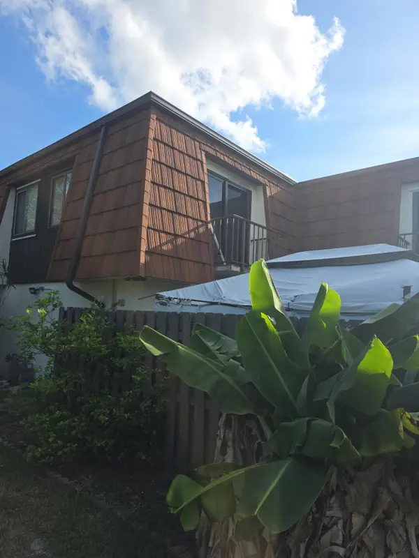2164 White Pine Circle #B, Greenacres, FL 33415
