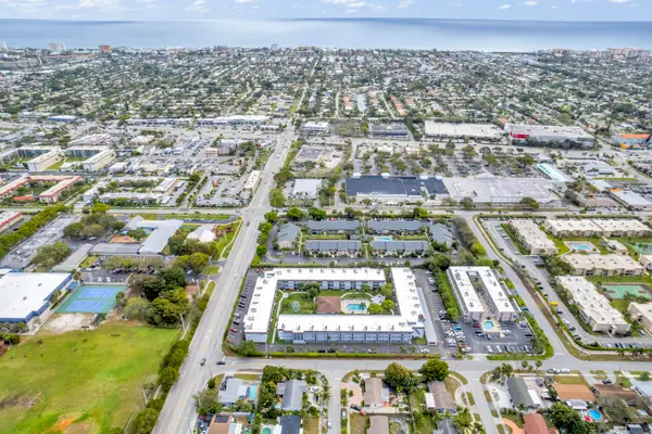 400 SE 10th Street #205, Deerfield Beach, FL 33441
