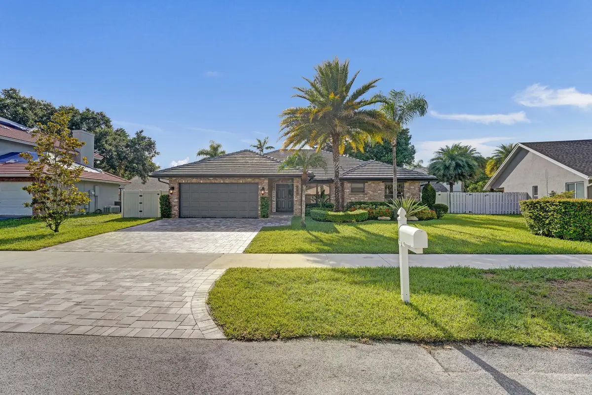 800 Blue Ridge Way, Davie, FL 33325 - #1