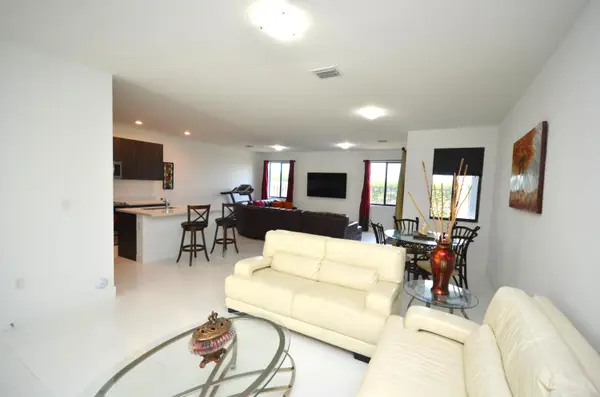 15743 SW 136th Terrace Sw, Miami, FL 33196