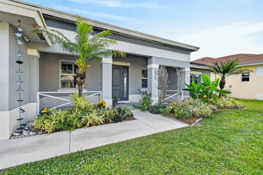 8565 SE Pinehaven Avenue, Hobe Sound, FL 33455 - #2