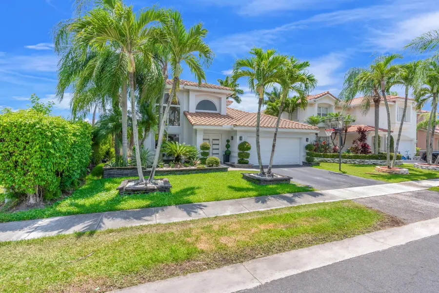 52 Gables Boulevard, Weston, FL 33326 - #2