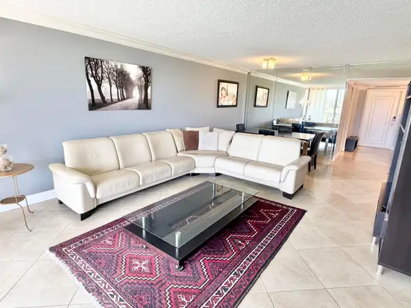 3001 S Palm Aire Drive #206, Pompano Beach, FL 33069