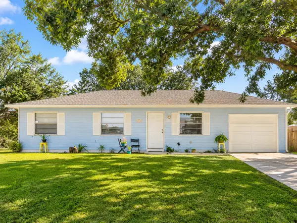 1102 SW Arc Court, Port St Lucie, FL 34953