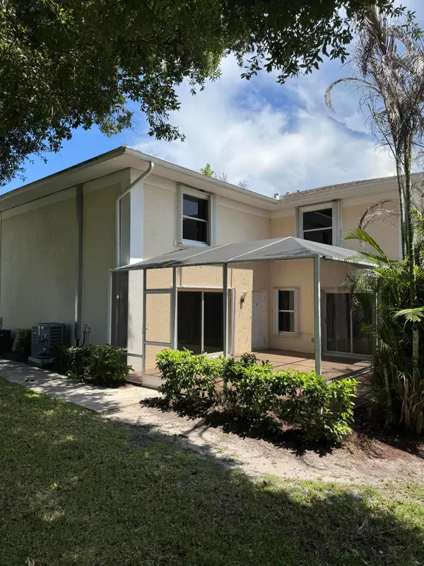 1536 N Lawnwood Circle #3, Fort Pierce, FL 34950