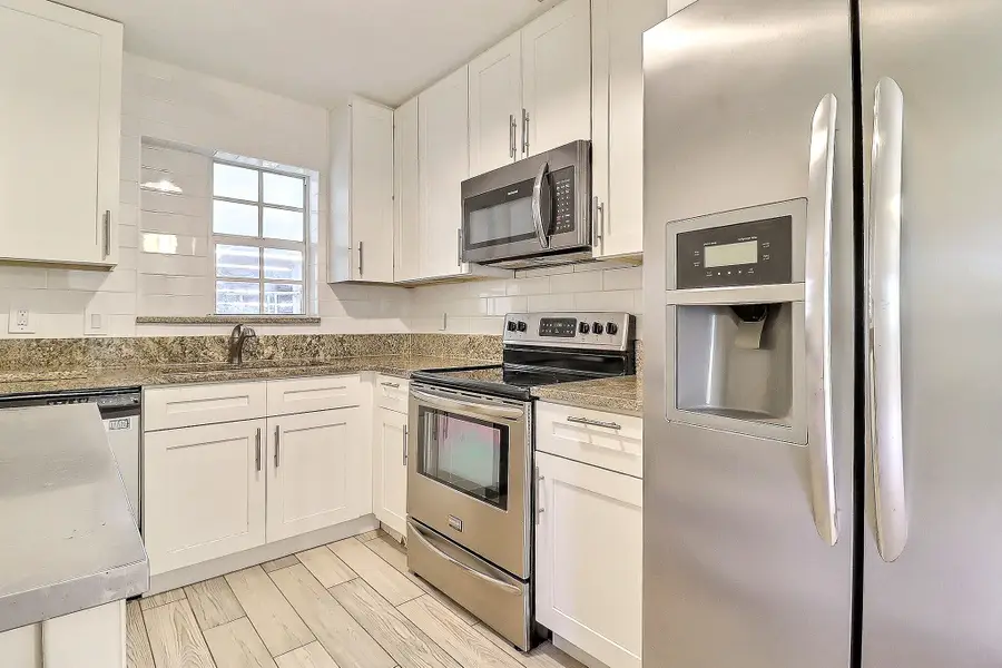 337 Mid Pines Road, Palm Springs, FL 33461 - #3