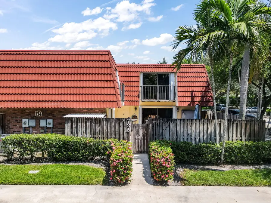 725 NW 99th Circle, Plantation, FL 33324 - #2