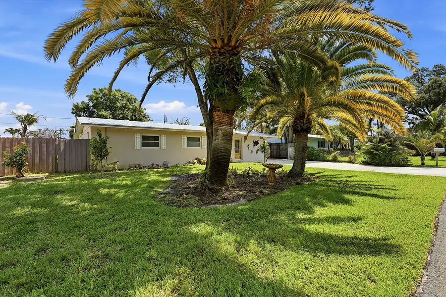 1095 NE Tuxedo Terrace, Jensen Beach, FL 34957 - #3