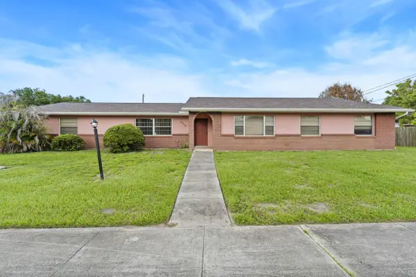 2710 Dove Street, Fort Pierce, FL 34982