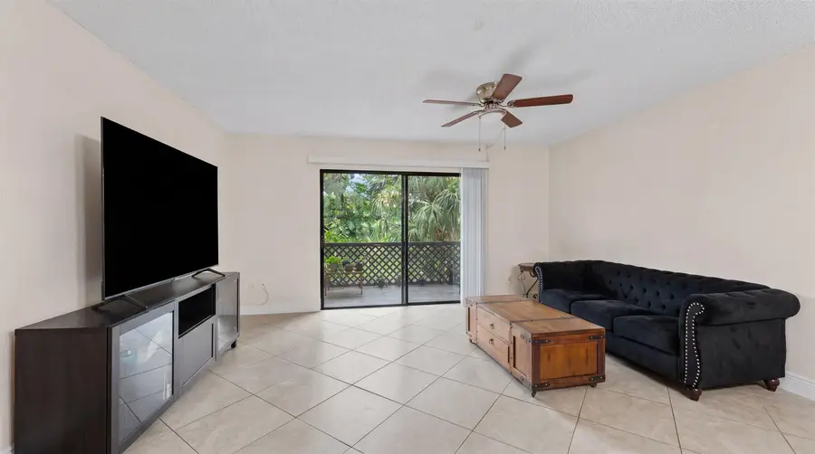 1303 Lakeview E, Royal Palm Beach, FL 33411 - #3