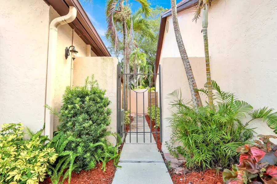 13 Ironwood Way N, Palm Beach Gardens, FL 33418 - #3