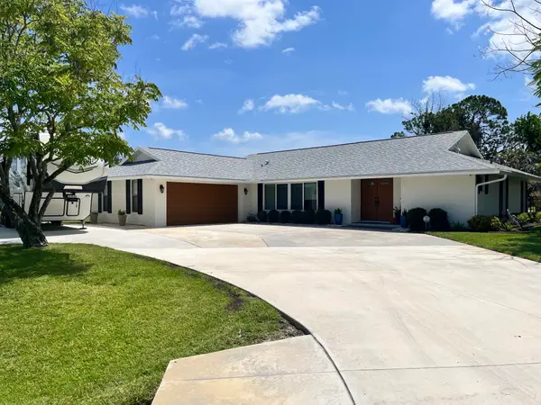 2001 SE Bisbee Street, Port St Lucie, FL 34952