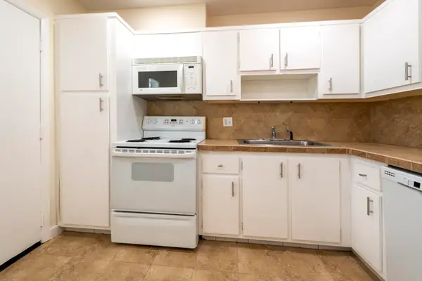 6061 N Falls Cir Drive #402, Lauderhill, FL 33319
