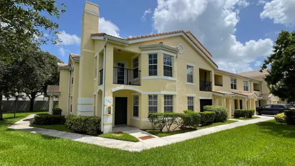 170 SW Peacock Boulevard #36-104, Port St Lucie, FL 34986