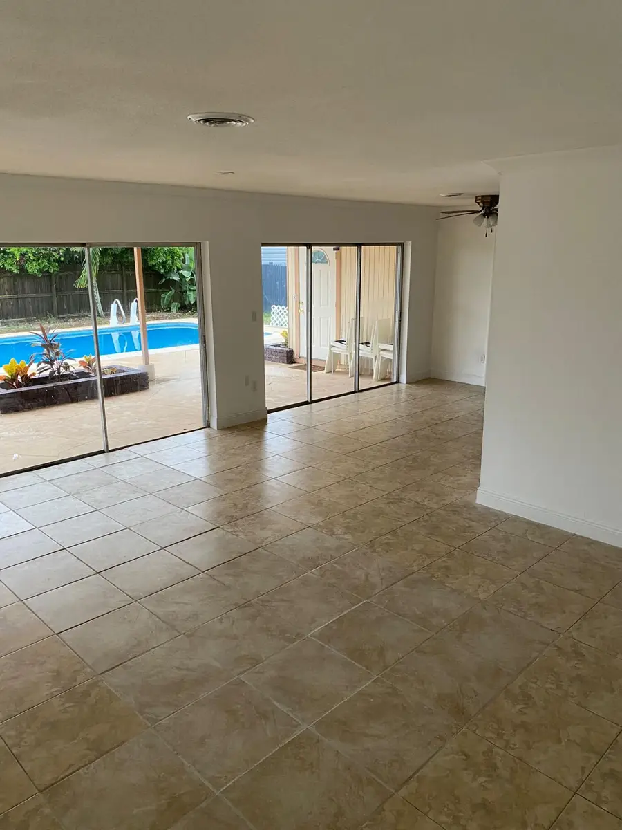 18 Andros Road, Palm Springs, FL 33461 - #2