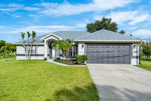 2367 SE Rock Springs Drive, Port St Lucie, FL 34952