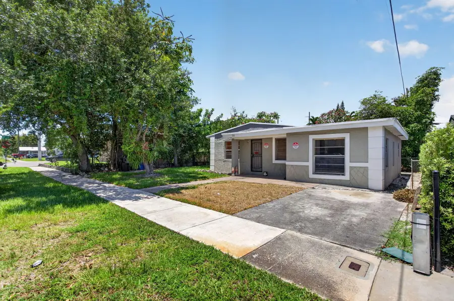 511 NW 17th Avenue, Fort Lauderdale, FL 33311 - #2