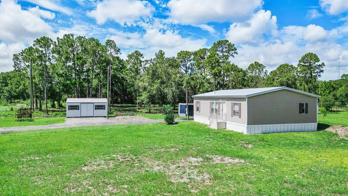 220 N Sendero Street, Clewiston, FL 33440 - #1