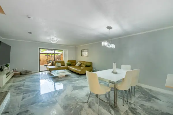 1129 NE 210th Terrace #210, Miami, FL 33179