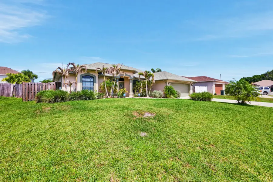 3881 SW Janiga Street, Port Saint Lucie, FL 34953 - #3