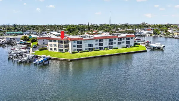 313 Lake Circle #316, North Palm Beach, FL 33408