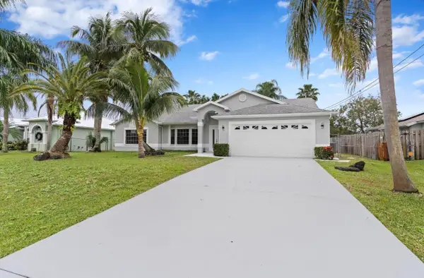 272 SW Carter Avenue, Port St Lucie, FL 34983
