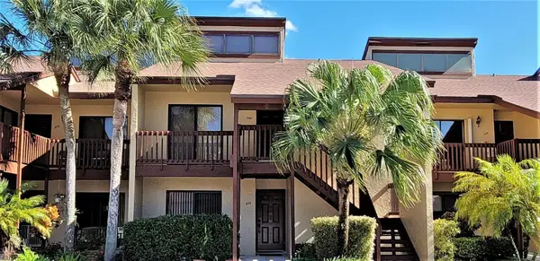 405 Lakeview Drive E, Royal Palm Beach, FL 33411