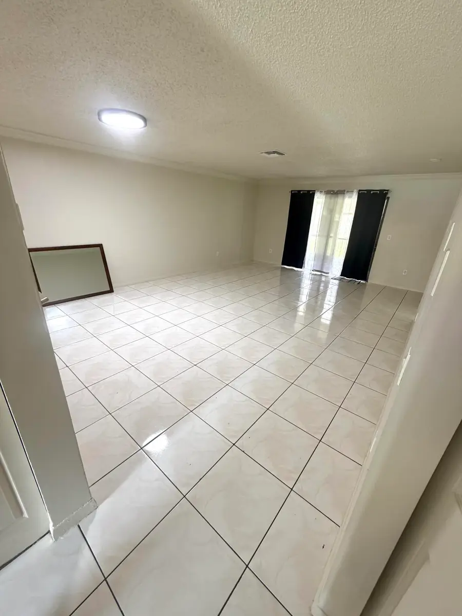 405 Lakeview Drive E, Royal Palm Beach, FL 33411 - #3