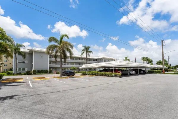 157 Atlantis Boulevard #301, Atlantis, FL 33462