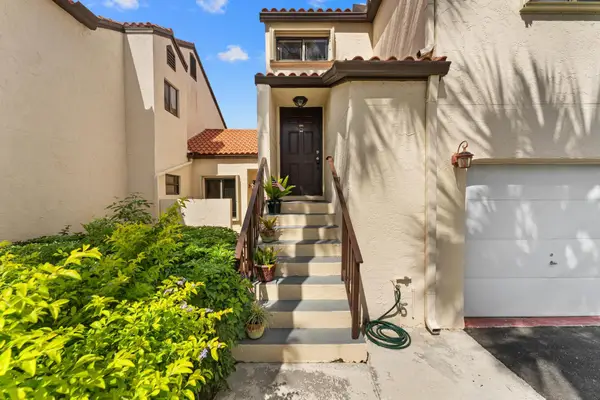 18 Va De Casas Sur #205, Boynton Beach, FL 33426