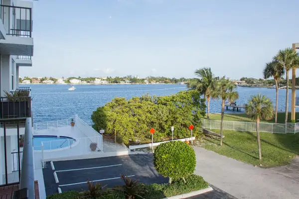 301 Croton Avenue #303, Lantana, FL 33462