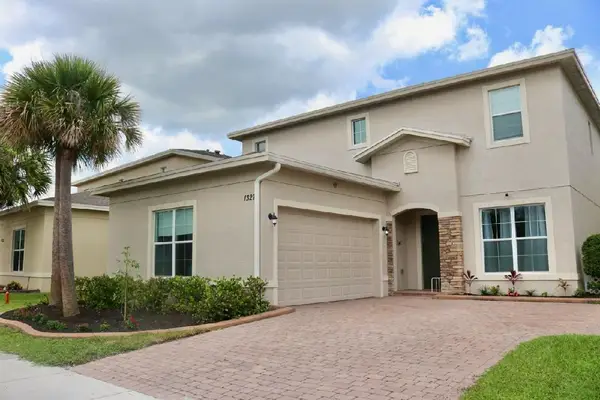 1327 NW Leonardo Circle, Port St Lucie, FL 34986