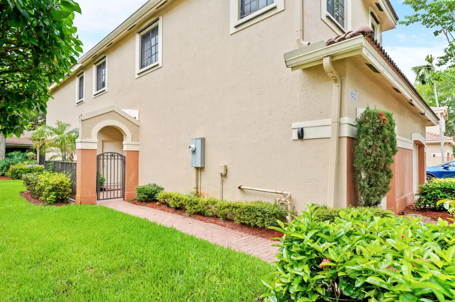 4212 Vineyard Circle, Weston, FL 33332 - #3