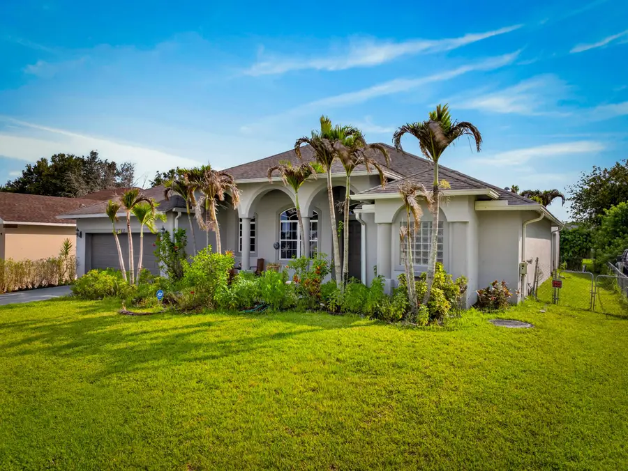 1640 SW Burlington Street, Port Saint Lucie, FL 34984 - #2