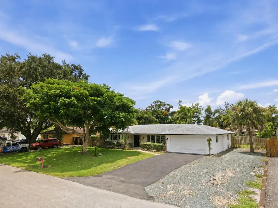 31 W Coconut Drive, Lake Worth, FL 33467 - #3