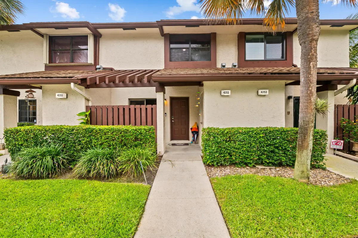 4352 Carambola Circle N, Coconut Creek, FL 33066 - #1