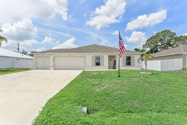 1556 SW Crater Avenue, Port St Lucie, FL 34953