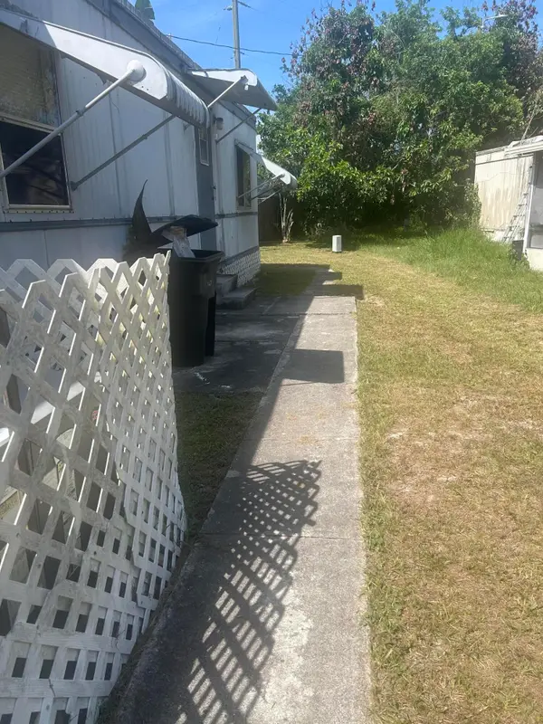 3200 S 7th S Street, Fort Pierce, FL 34982