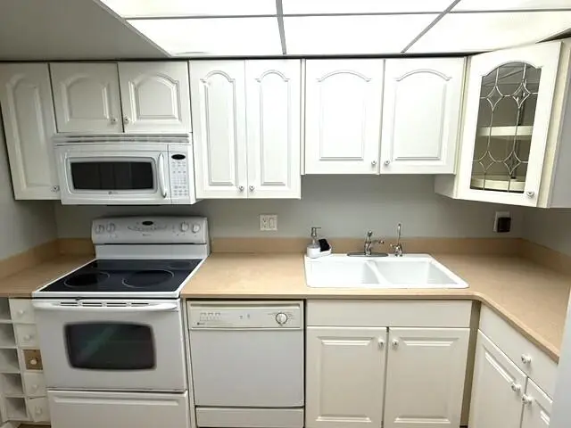 10040 Meridian Way N #103, Palm Beach Gardens, FL 33410 - #3