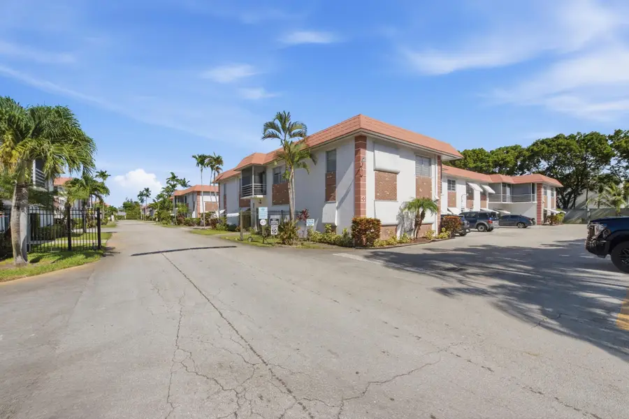 3550 NW 8th Avenue #812, Pompano Beach, FL 33064 - #3