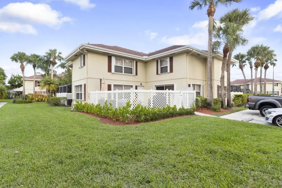 18 Amherst Court #D, Royal Palm Beach, FL 33411 - #2