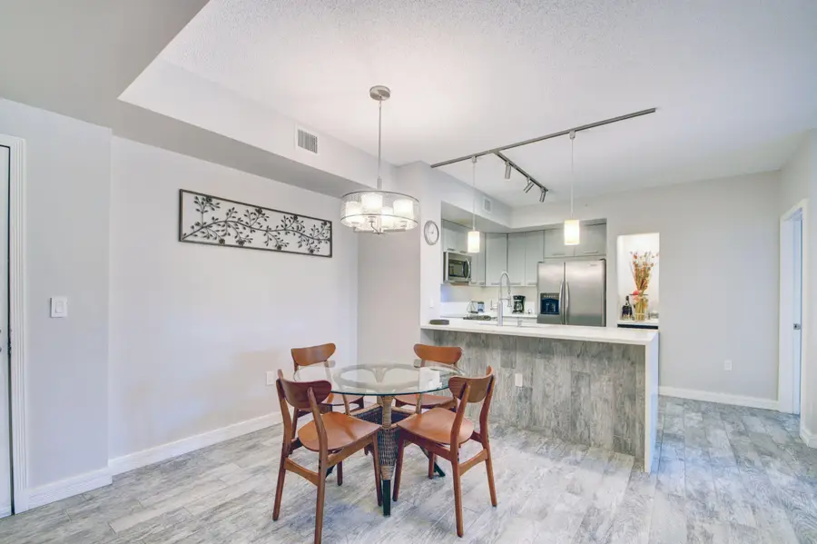 720 S Sapodilla Avenue #208, West Palm Beach, FL 33401 - #3
