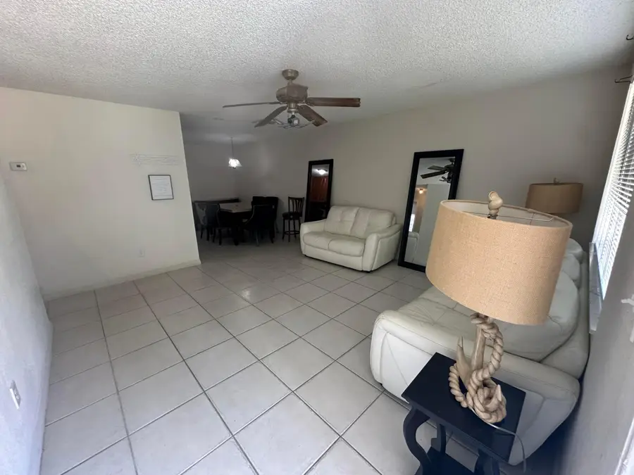 422 Caroline Avenue, West Palm Beach, FL 33413 - #2