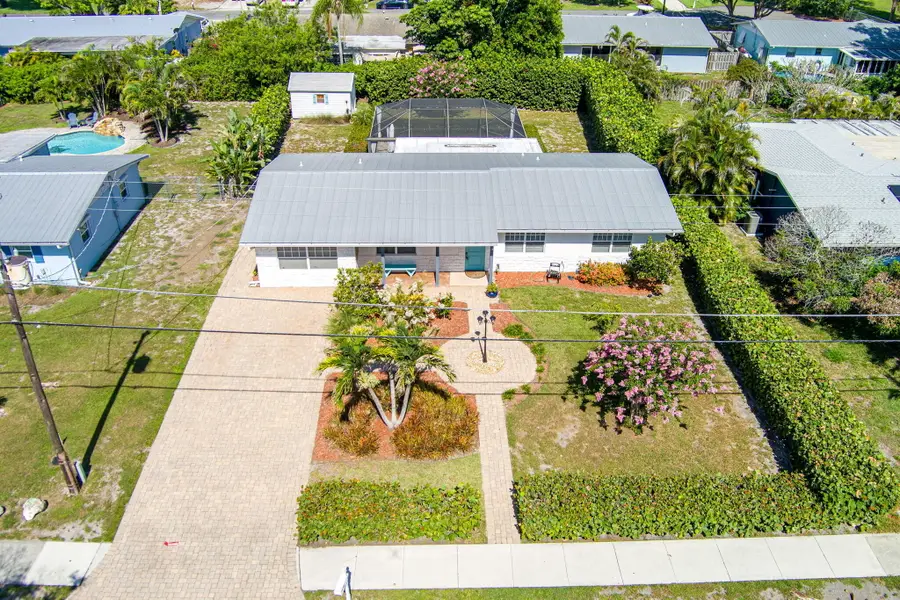 1252 SE Madison Avenue, Stuart, FL 34996 - #2
