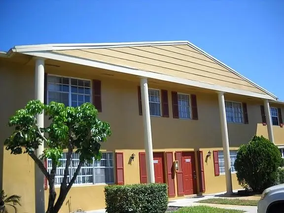 8028 SW 17th Place #4-5, Davie, FL 33324