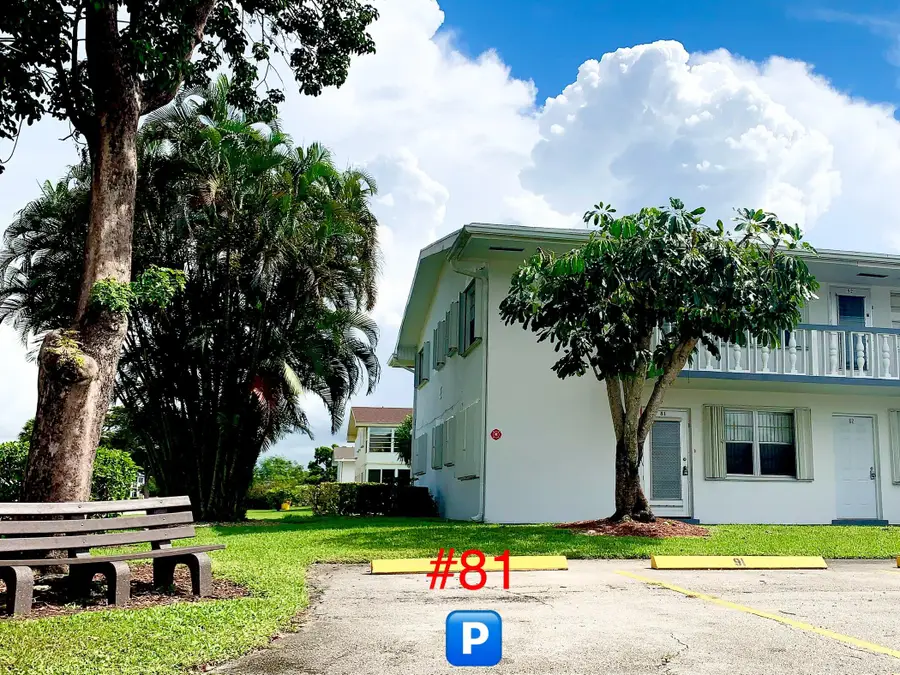 81 Kingswood E, West Palm Beach, FL 33417 - #3